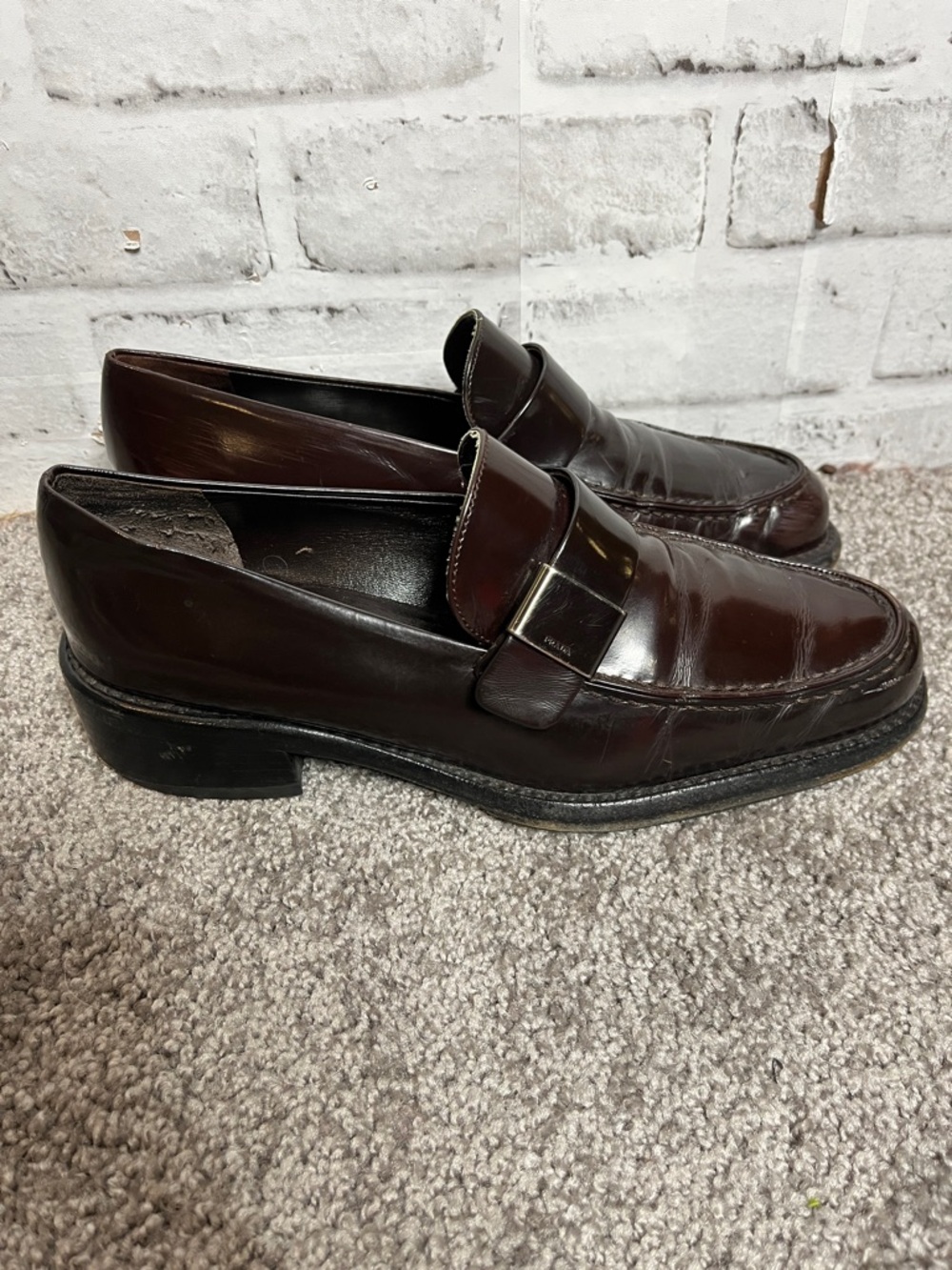 Prada brown patent buckle loafers - Picture 2 of 12